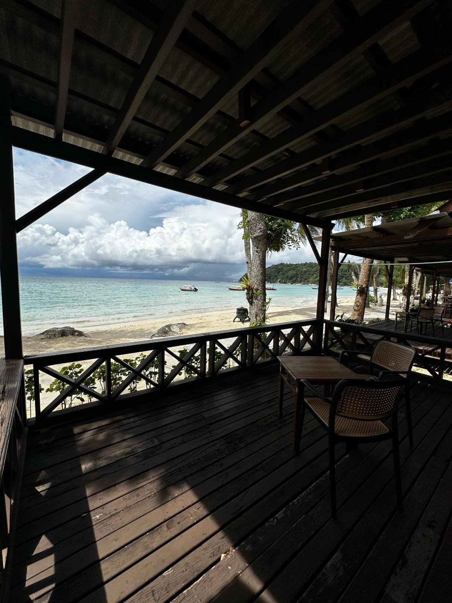 Beach Resort - Arwana Perhentian Besar Kampung Kuala Besut Kültér fotó