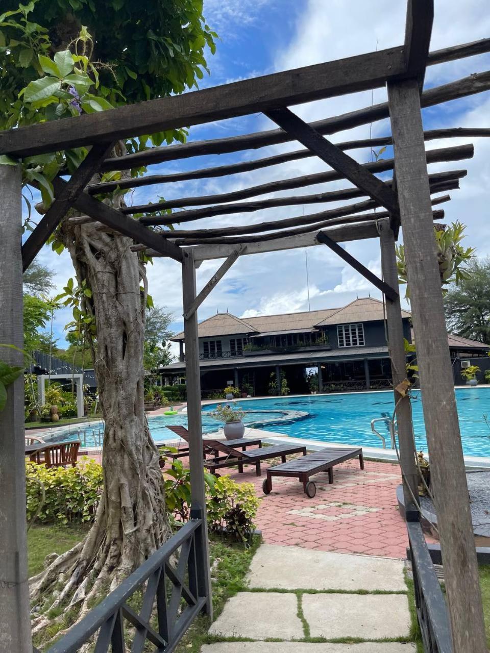 Beach Resort - Arwana Perhentian Besar Kampung Kuala Besut Kültér fotó